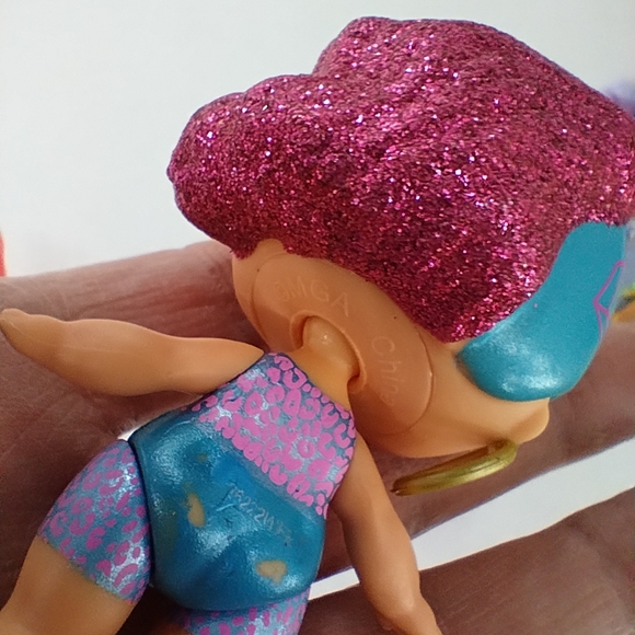 LOL Surprise! OMG Dance Miss Royale Fashion Doll and Extra Little Dolls - Picture 5 of 6